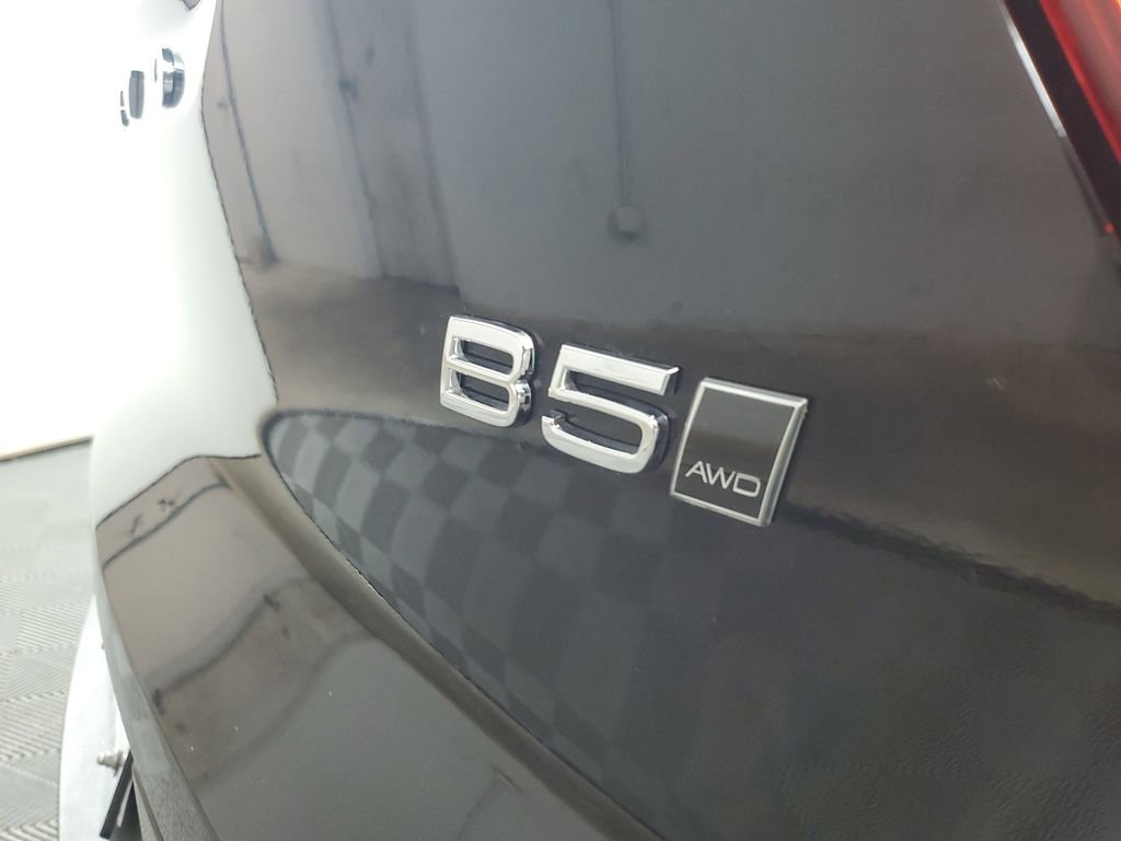 Certified 2025 Volvo XC40 B5 Plus image 9