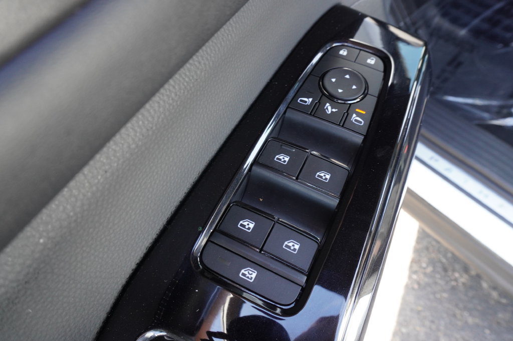 New 2026 Nissan Pathfinder Platinum FWD image 17