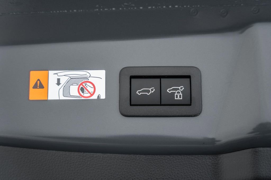 New 2026 Toyota Prius Plug-In Hybrid image 10