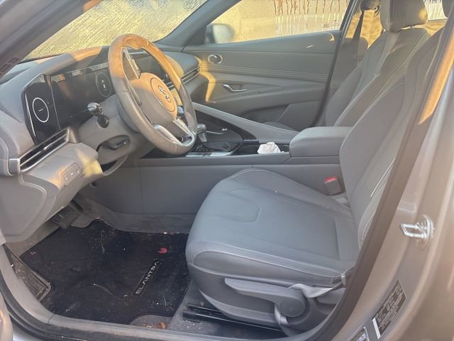 Used 2022 Hyundai Elantra SEL w/ Convenience Package image 4