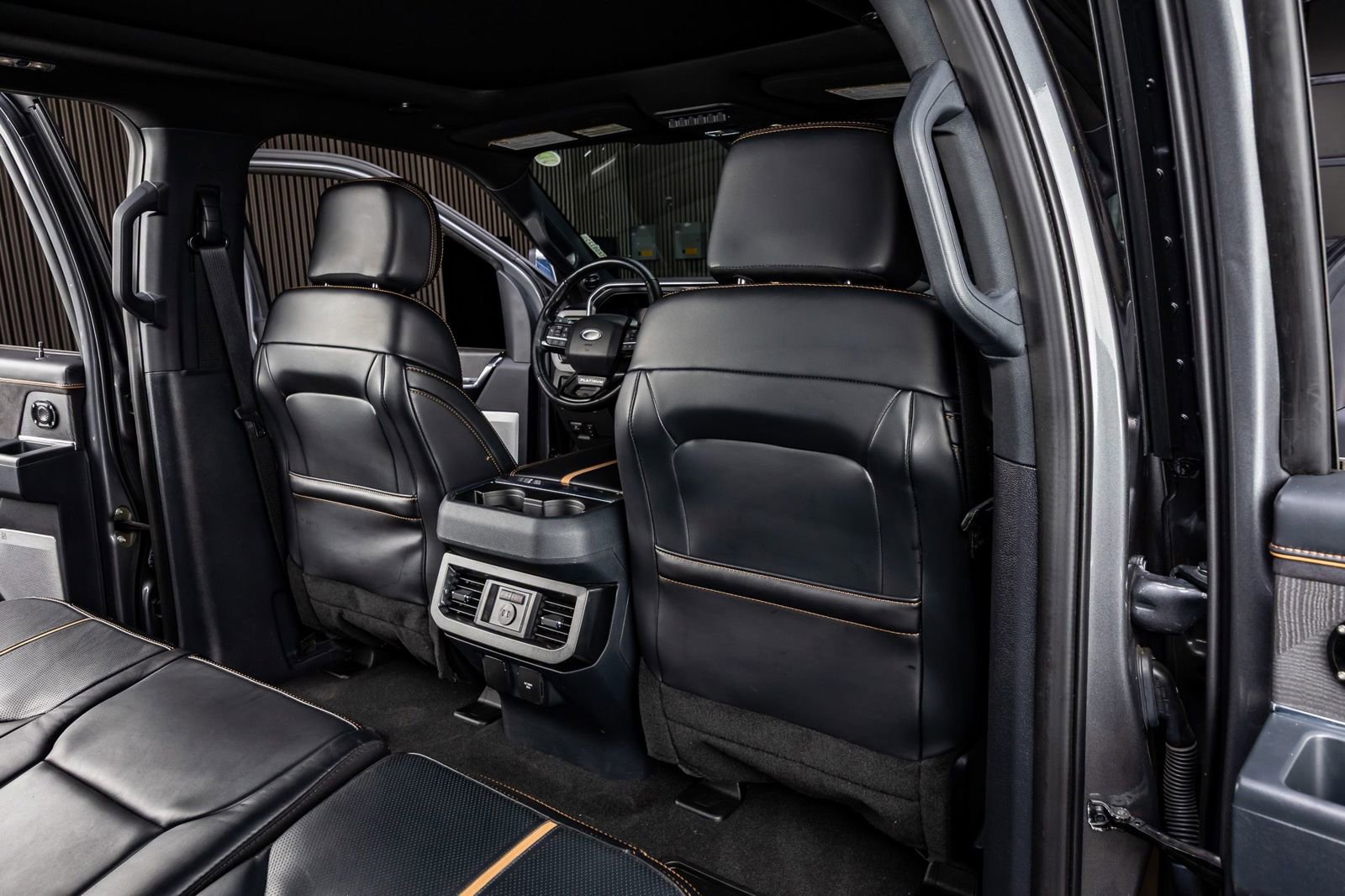 Used 2024 Ford F350 Platinum w/ Tremor Off-Road Package AWD/4WD image 32
