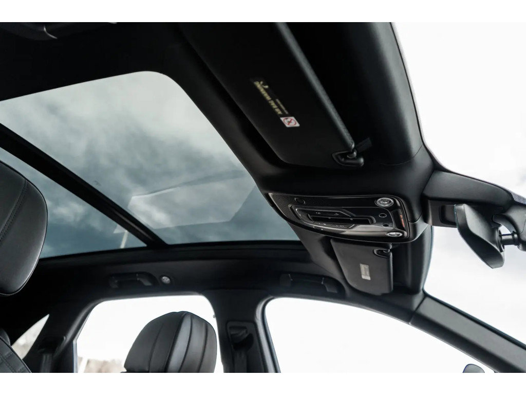 Used 2022 Bentley Bentayga image 28