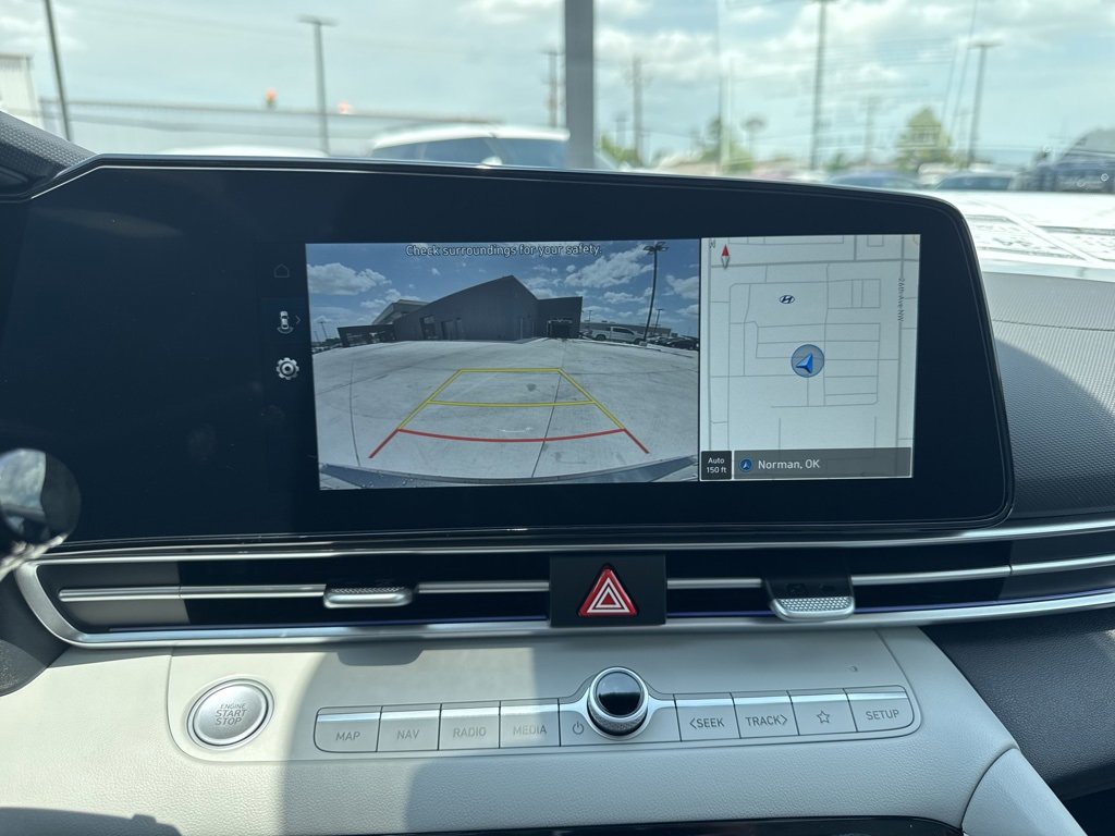 New 2025 Hyundai Elantra Limited image 25