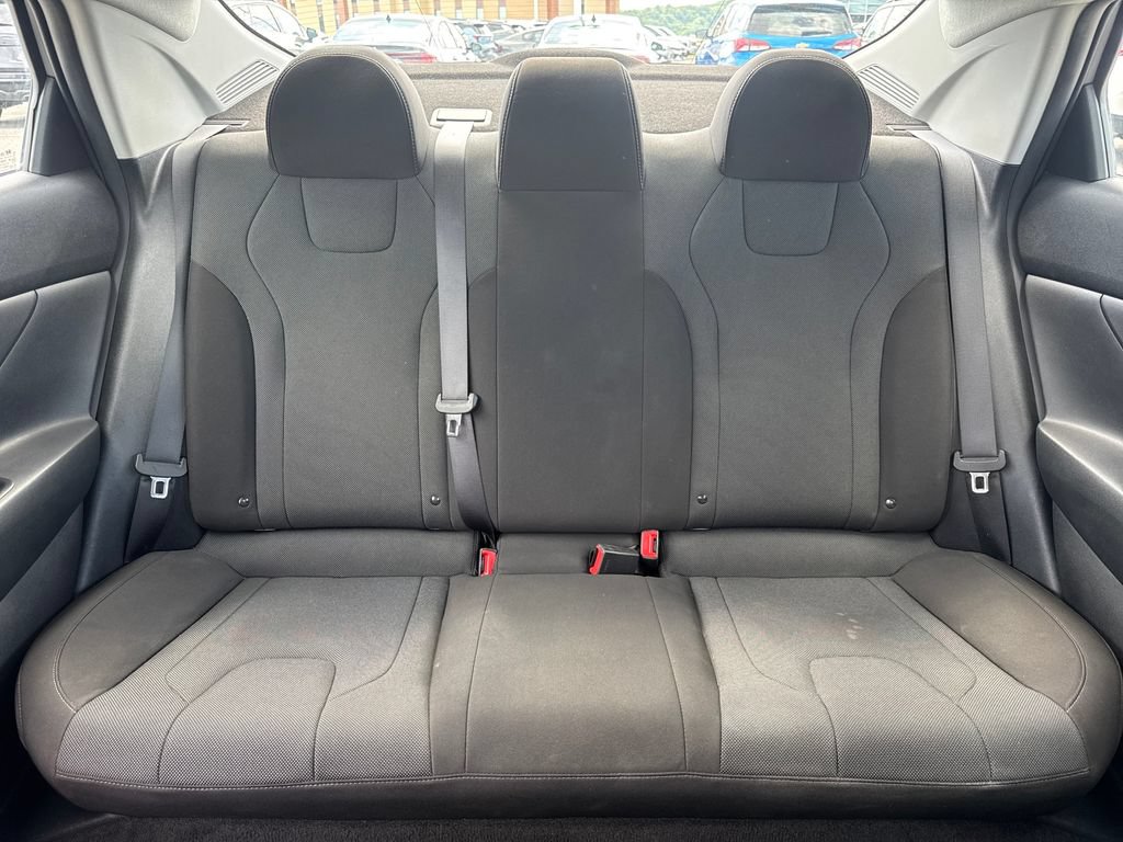 Used 2023 Hyundai Elantra SE w/ Cargo Package FWD image 14