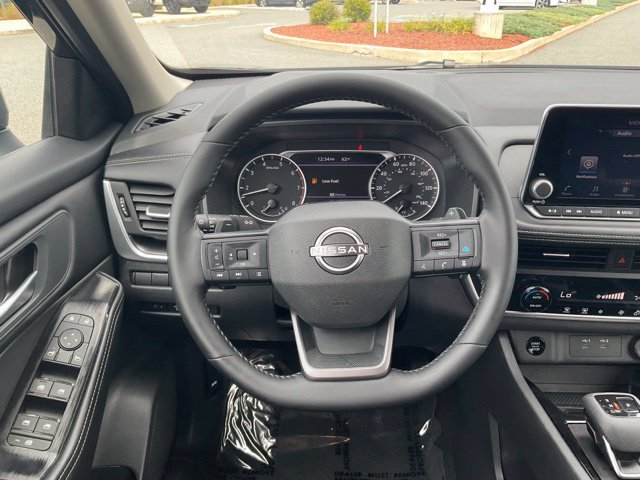 Used 2026 Nissan Rogue SV AWD/4WD image 17