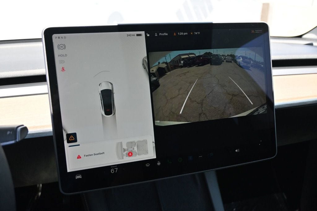 Used 2021 Tesla Model Y Long Range AWD/4WD image 12