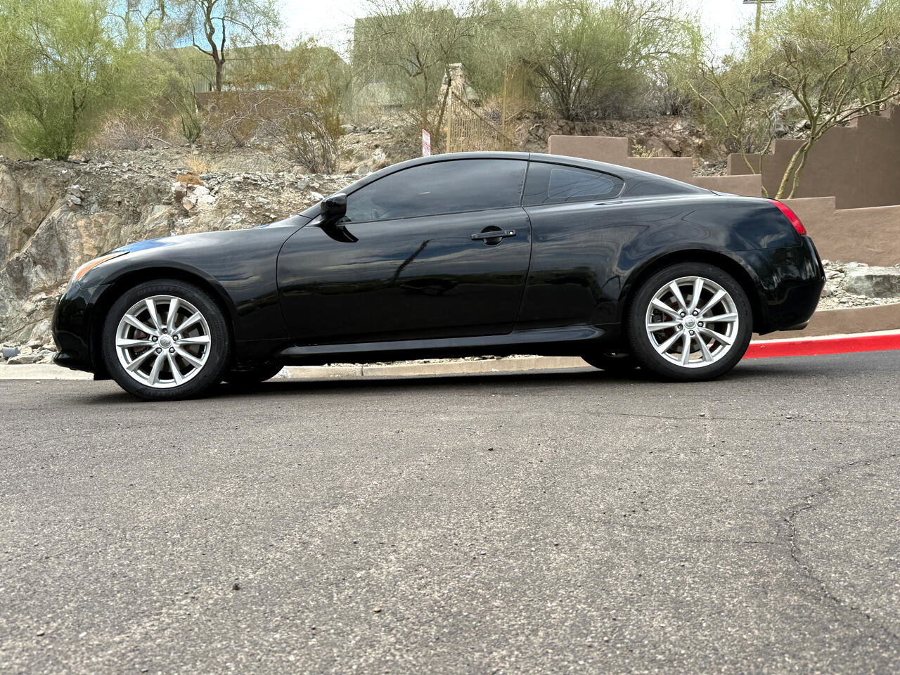 Used 2012 INFINITI G37 x w/ Premium Pkg image 3