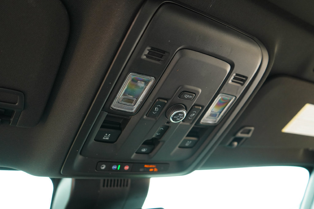Used 2025 Chevrolet Tahoe Premier AWD/4WD image 12
