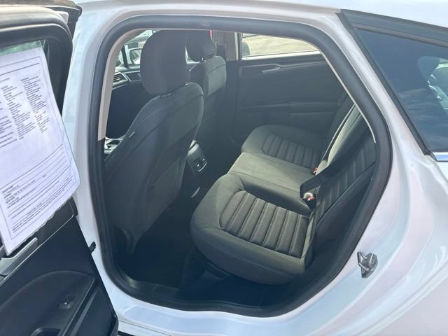 Used 2018 Ford Fusion SE w/ Fusion SE Technology Package FWD image 10