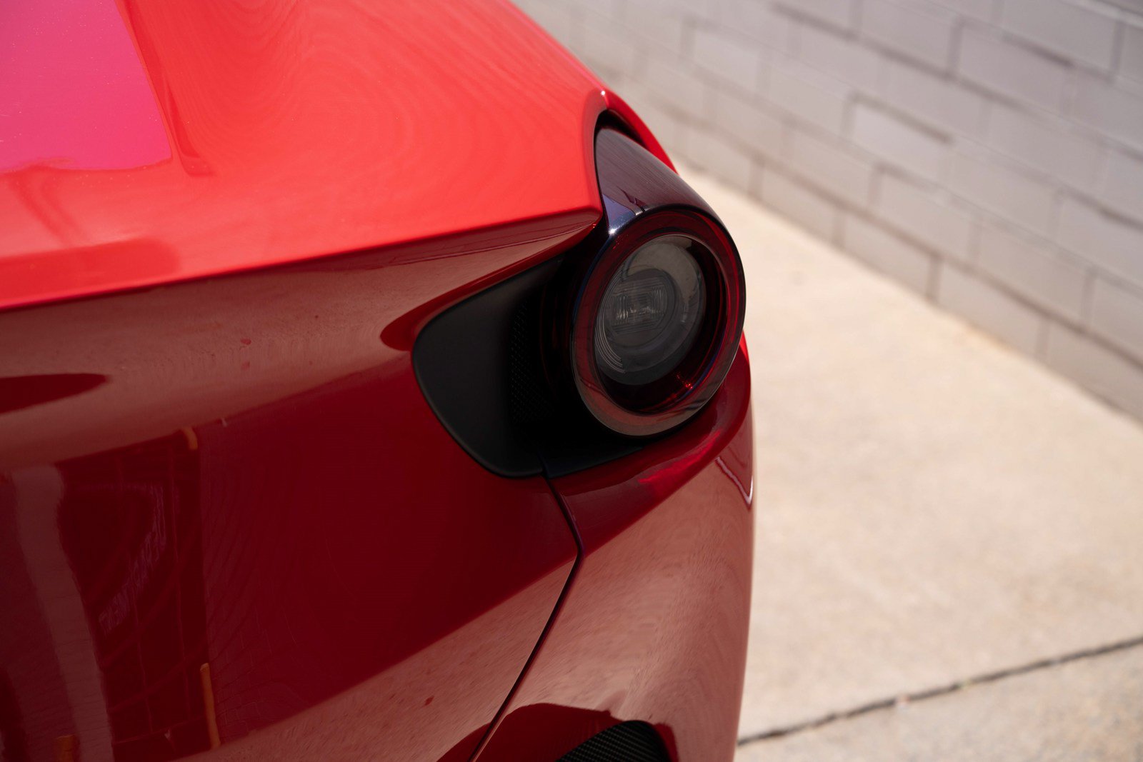 Used 2019 Ferrari Portofino RWD image 28