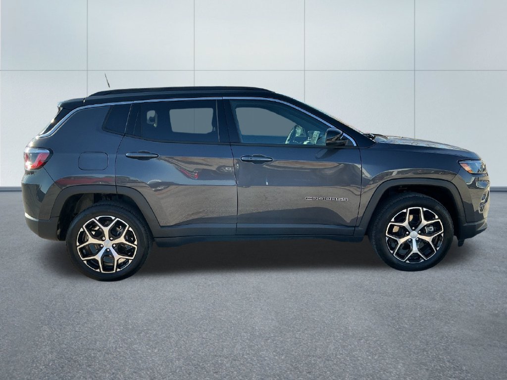 Used 2024 Jeep Compass Limited AWD/4WD image 8