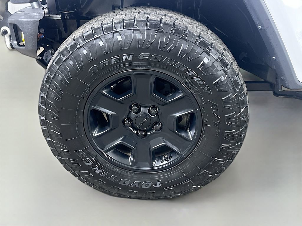 Used 2024 Jeep Gladiator Sport image 8