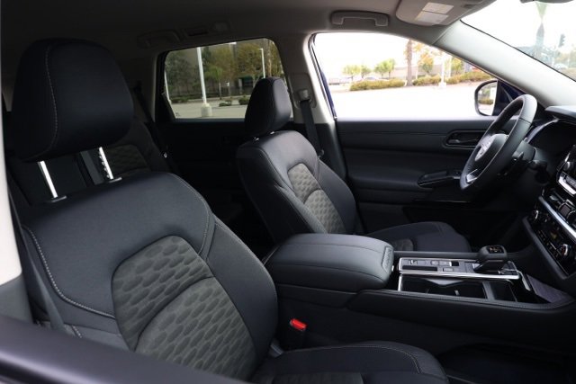 New 2025 Nissan Pathfinder SV image 21