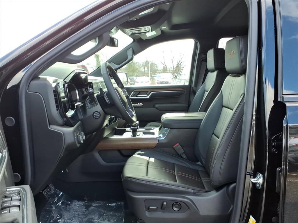 New 2026 Chevrolet Silverado 1500 High Country w/ Midnight Edition image 13