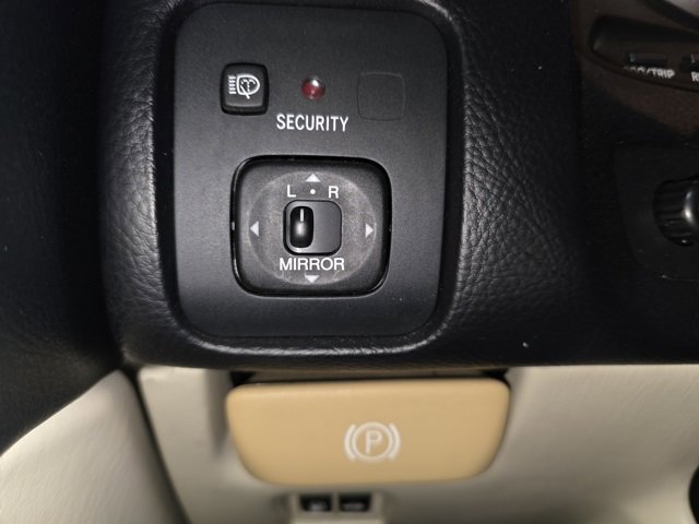 Used 2003 Lexus SC 430 Convertible image 16