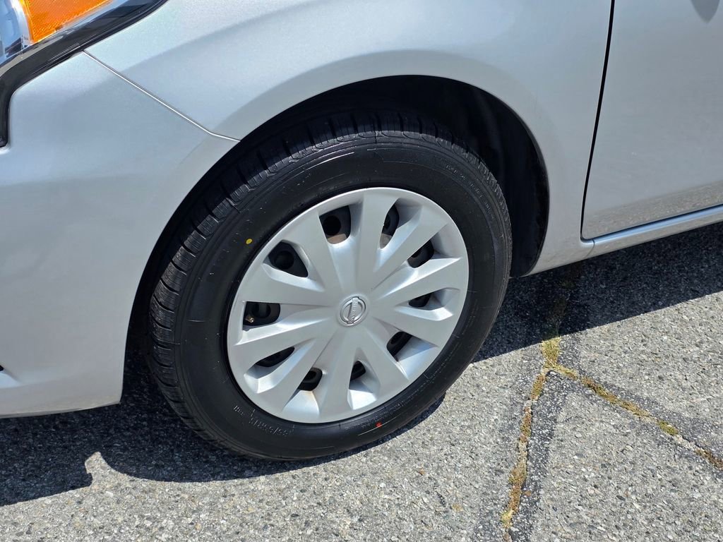 Used 2019 Nissan Versa SV FWD image 11