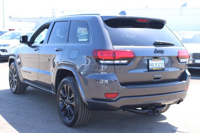 Used 2019 Jeep Grand Cherokee Altitude RWD image 3