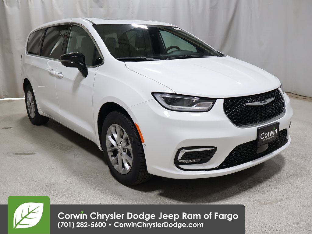 New 2026 Chrysler Pacifica Select