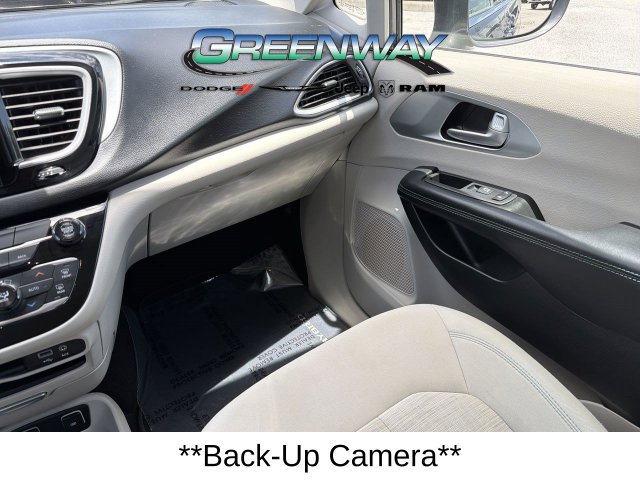 Used 2017 Chrysler Pacifica Touring Plus FWD image 16