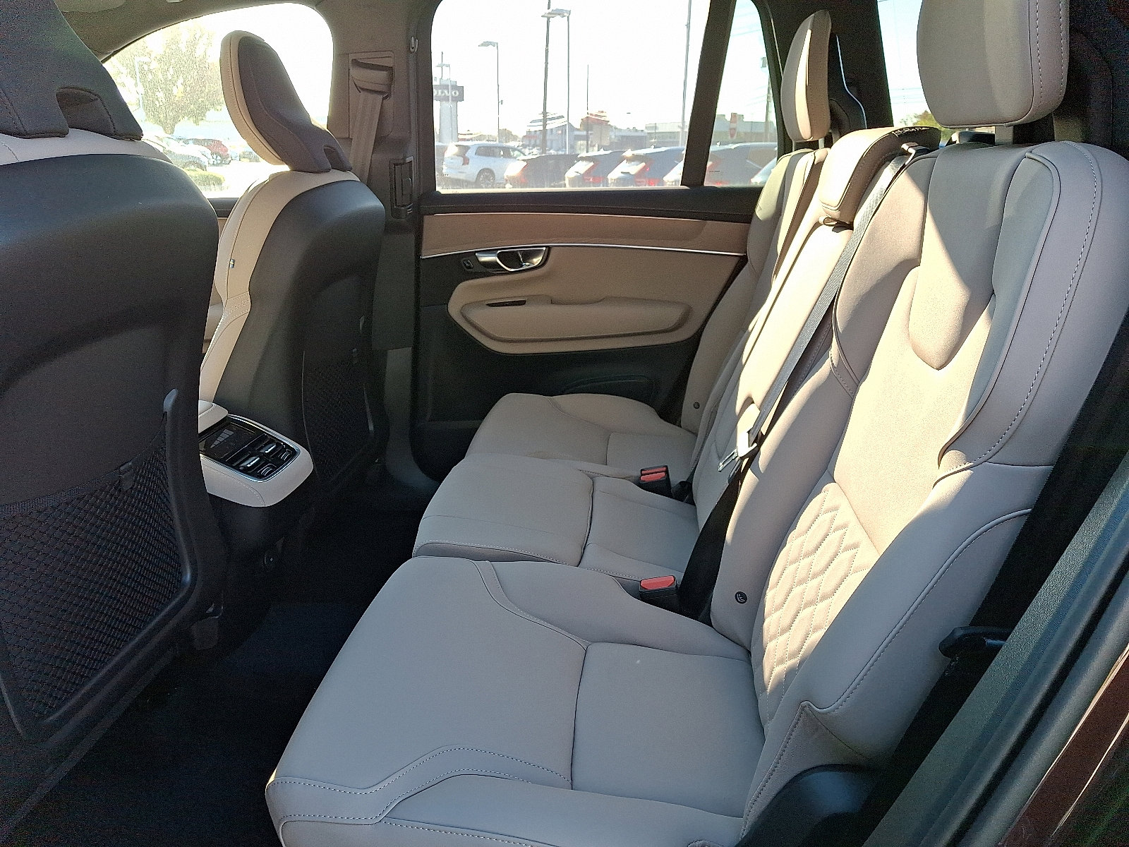 New 2026 Volvo XC90 B6 Plus w/ Protection Package Premier image 5