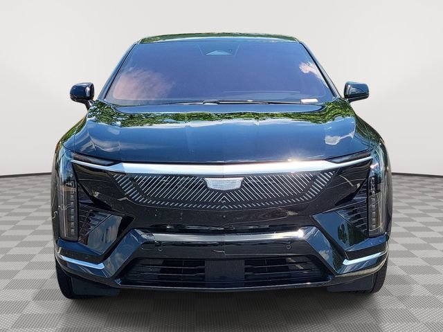 Certified 2025 Cadillac Optiq Luxury 2 AWD/4WD image 2