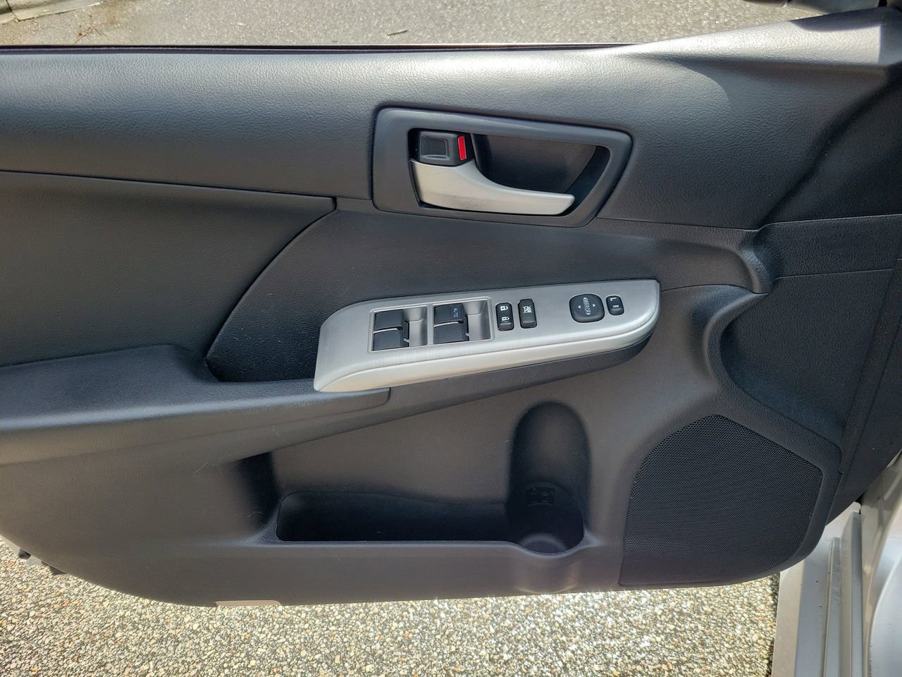 Used 2014 Toyota Camry SE w/ Fleet Convenience Package image 11