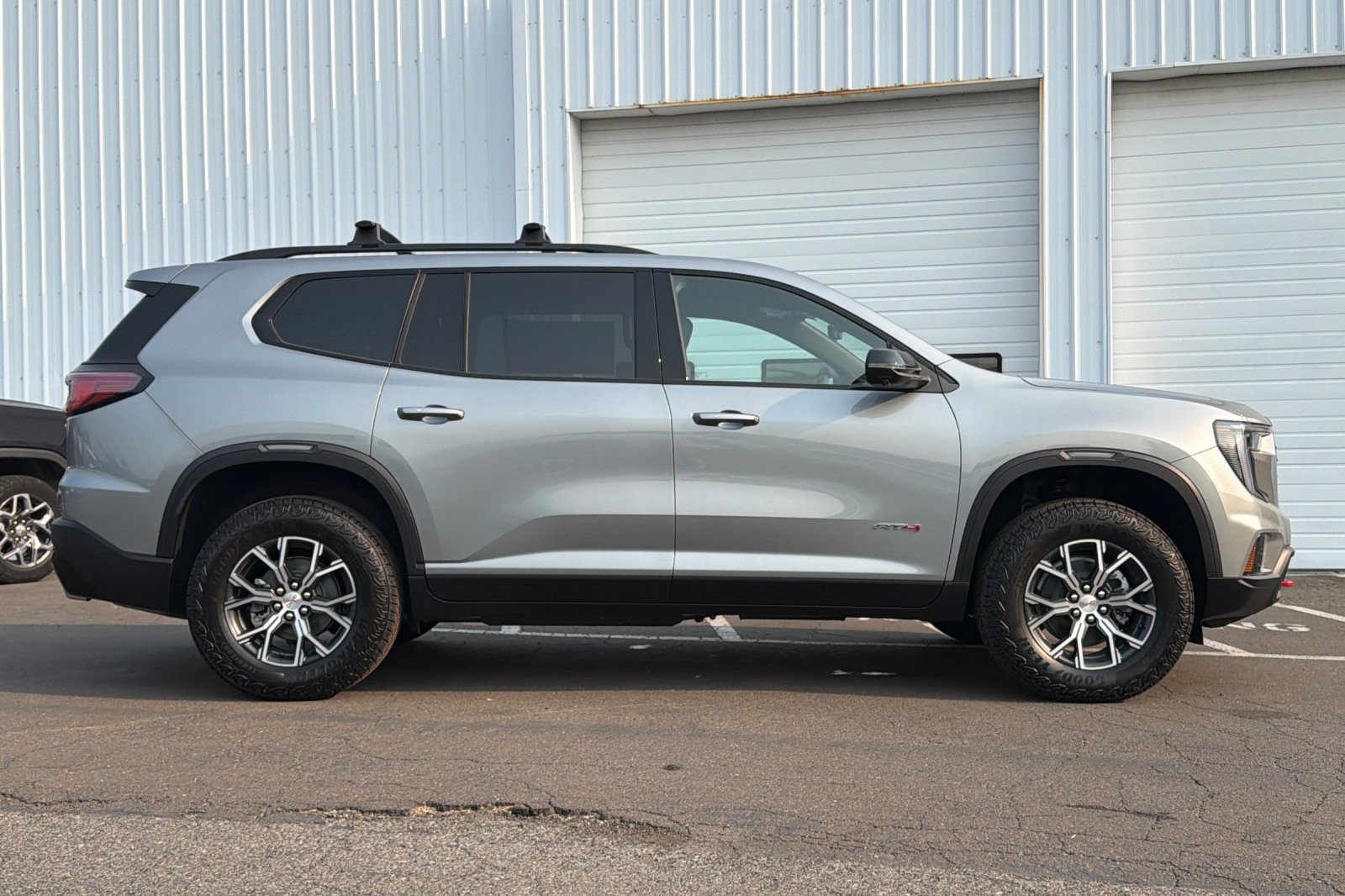 New 2026 GMC Acadia AT4 w/ LPO, Floor Liner Package AWD/4WD image 3
