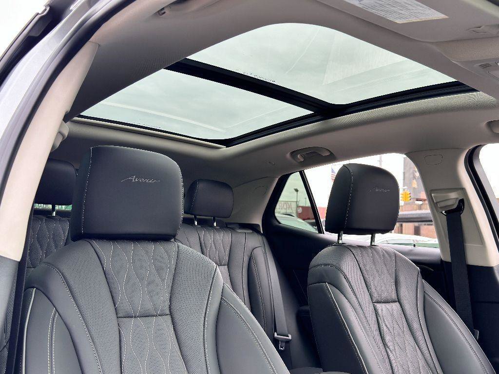 Used 2023 Buick Envision Avenir image 34