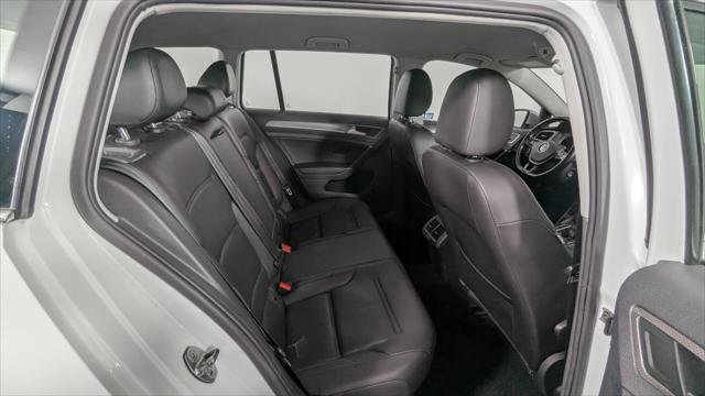 Used 2017 Volkswagen Golf Alltrack S image 19