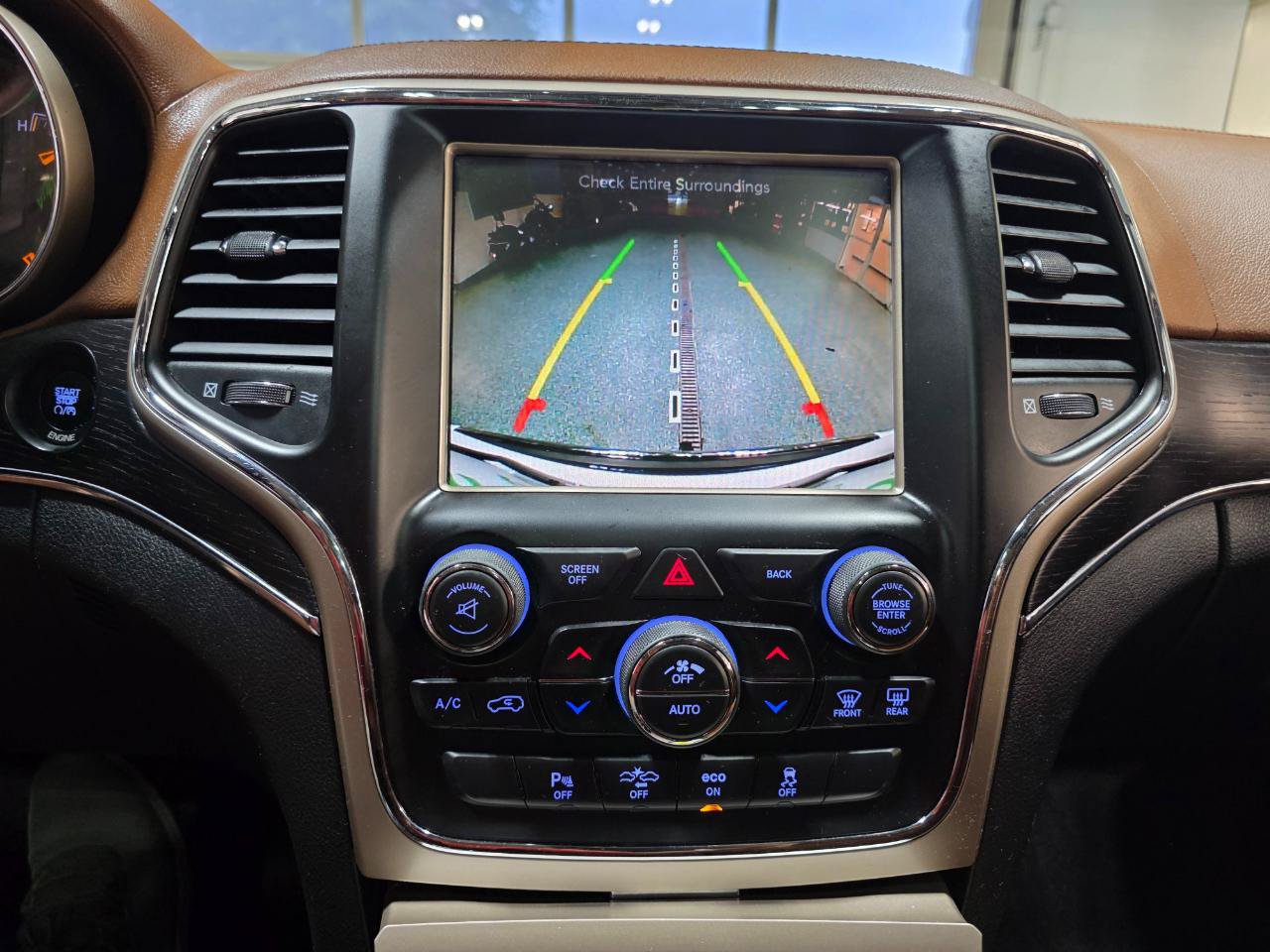 Used 2015 Jeep Grand Cherokee Summit AWD/4WD image 33