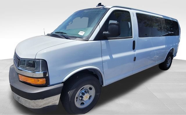 New 2026 Chevrolet Express 3500 LT w/ LT Preferred Equipment Group RWD image 1