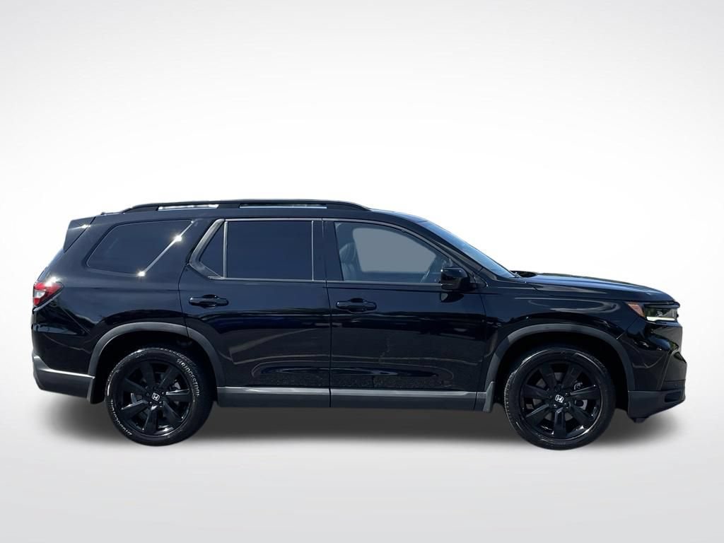 Certified 2025 Honda Pilot Black Edition image 7