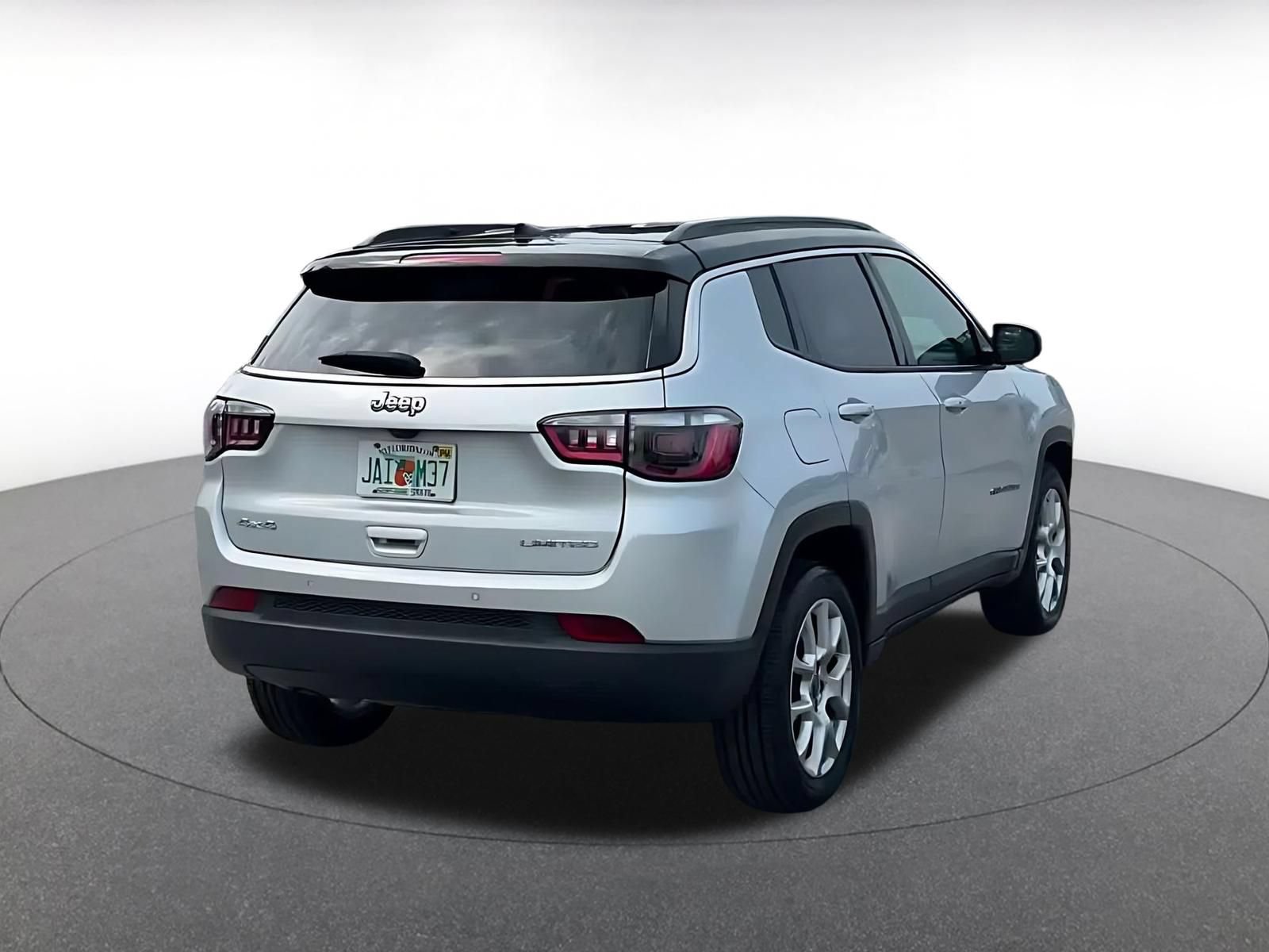 Used 2025 Jeep Compass Limited AWD/4WD image 13