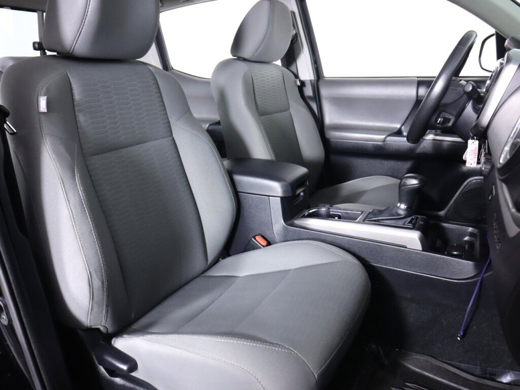 Used 2016 Toyota Tacoma SR5 w/ SR5 Appearance Package (SN) image 41