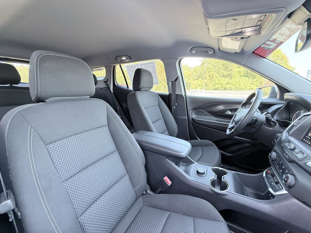 Used 2024 GMC Terrain SLE image 34