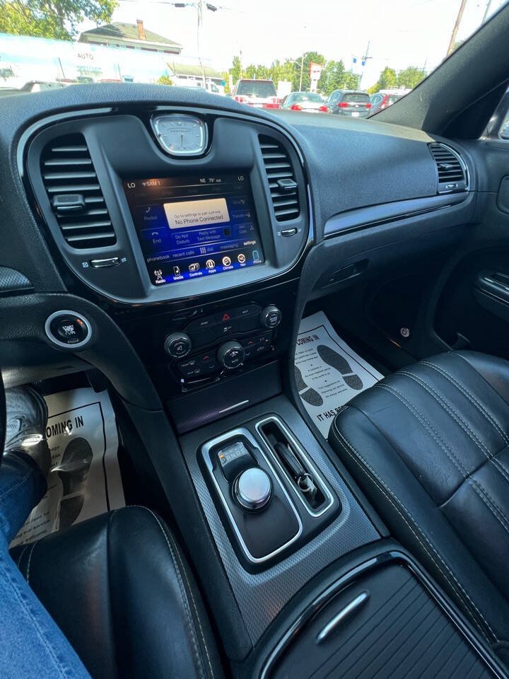 Used 2015 Chrysler 300 S RWD image 28