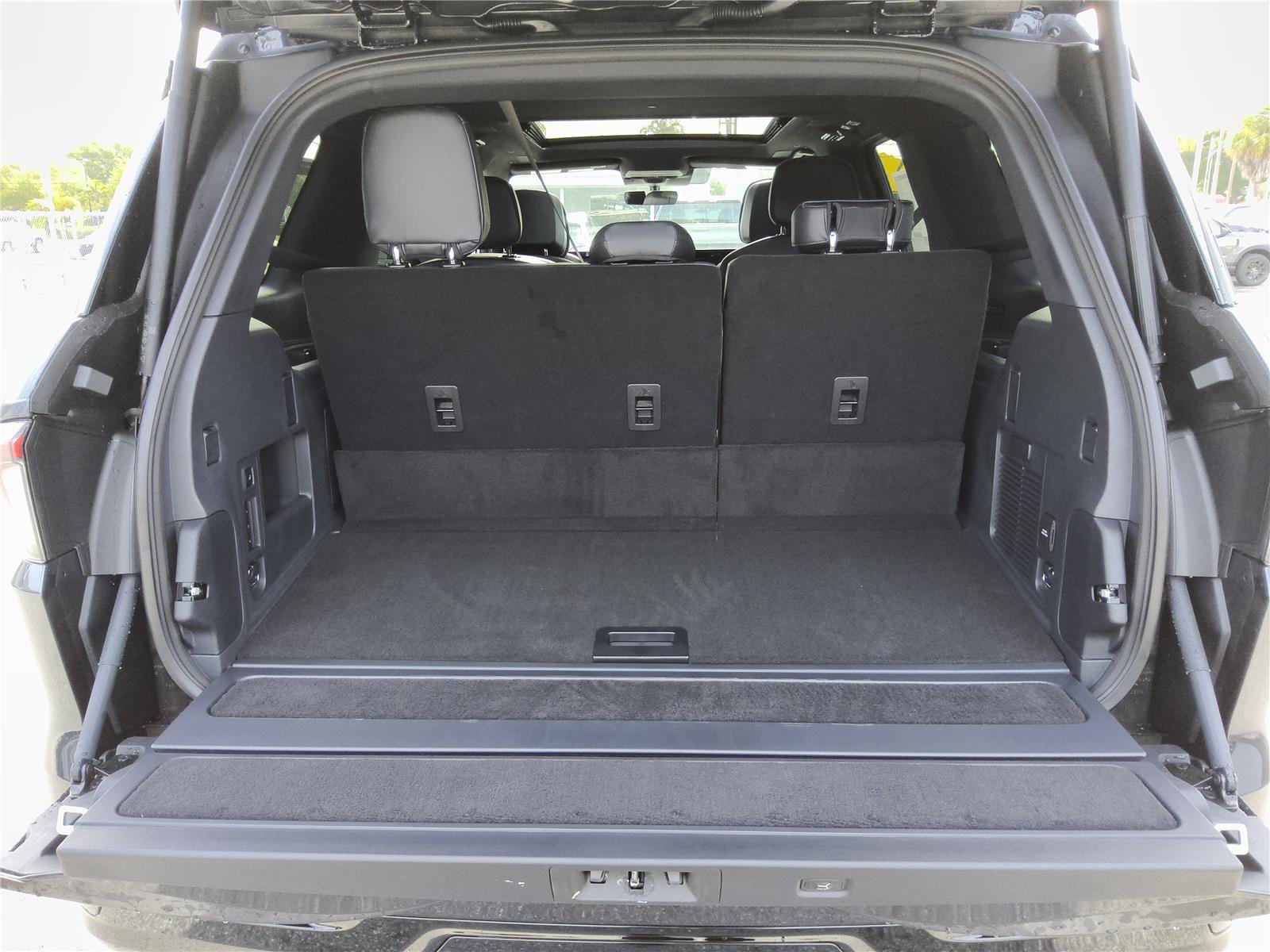 New 2027 Lincoln Navigator Reserve w/ Jet Appearance Package AWD/4WD image 20