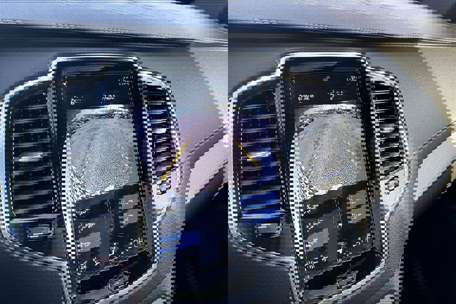 Used 2022 Volvo XC90 T8 R-Design w/ Advanced Package image 21