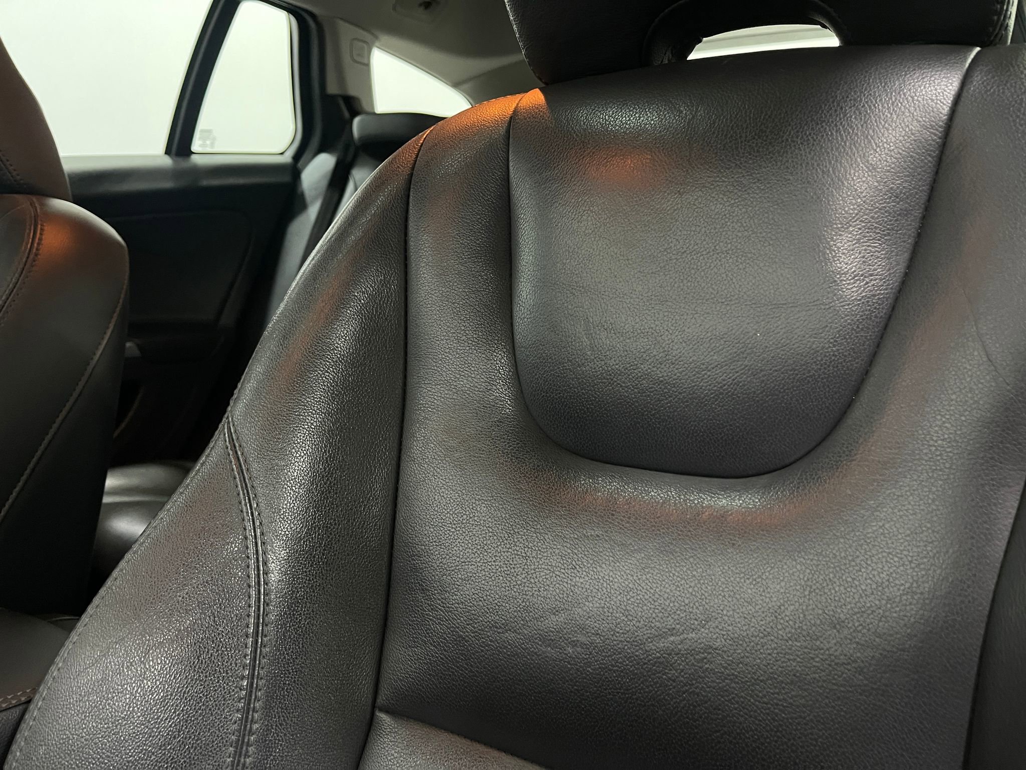 Used 2016 Volvo V60 T5 Premier image 16