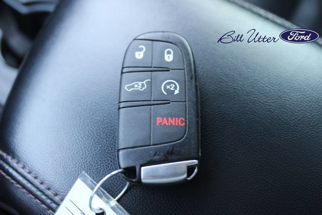 Used 2022 Dodge Durango R/T w/ Blacktop Package AWD/4WD image 28