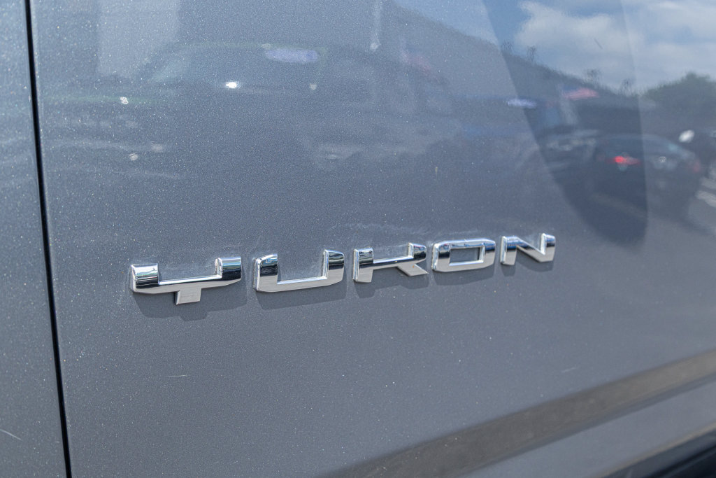 Used 2022 GMC Yukon SLE w/ Gmc Pro Safety Plus Package AWD/4WD image 17