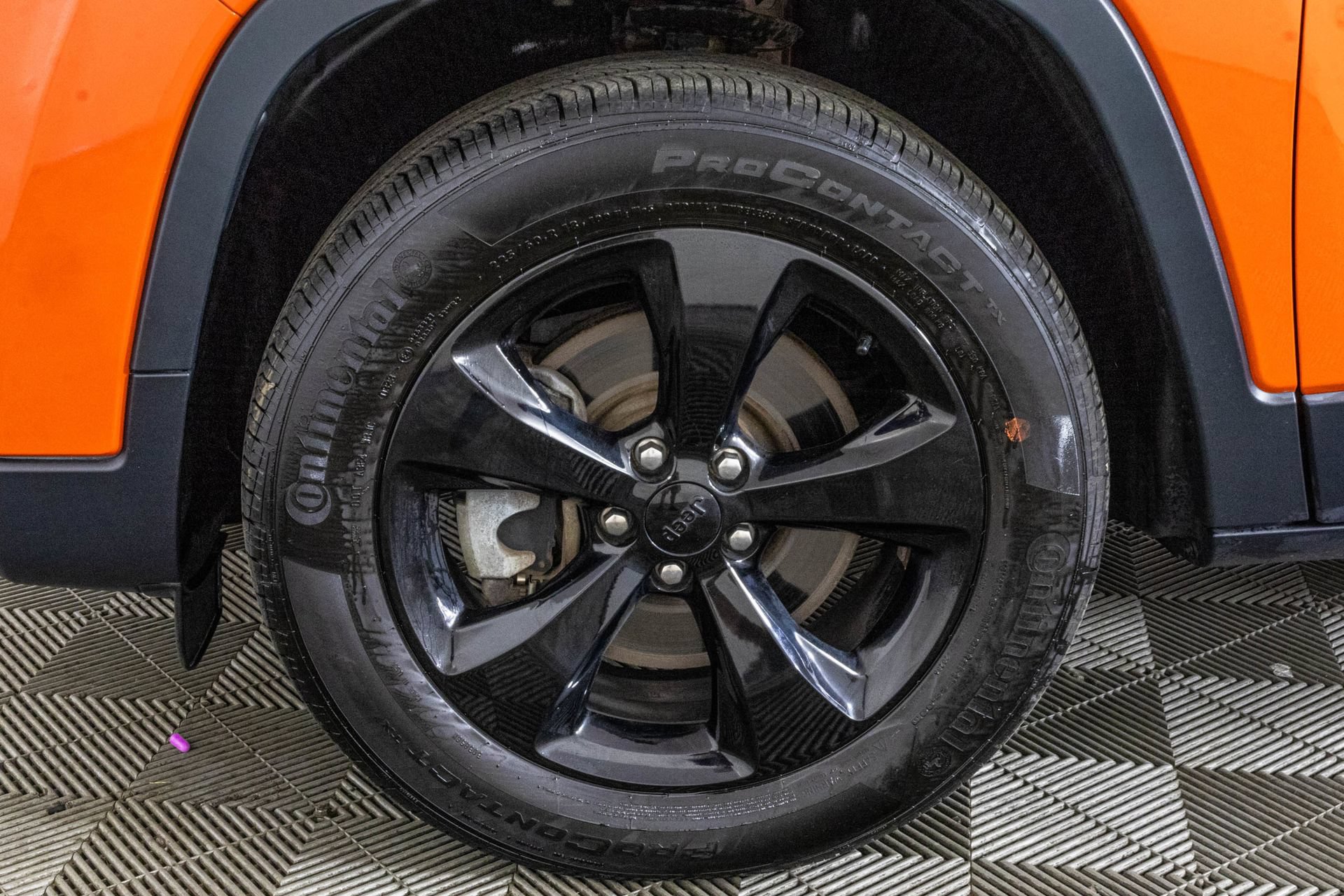 Used 2021 Jeep Cherokee Latitude Plus AWD/4WD image 48