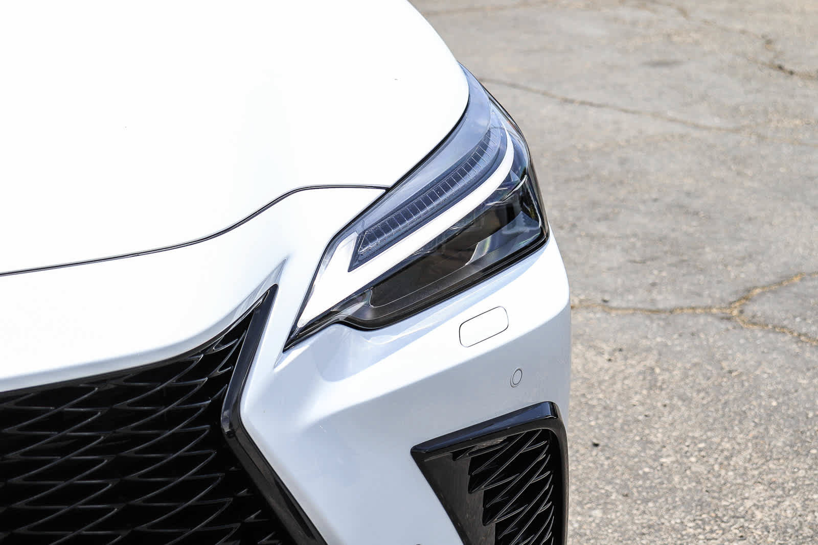 New 2026 Lexus NX 350h F Sport AWD/4WD image 7