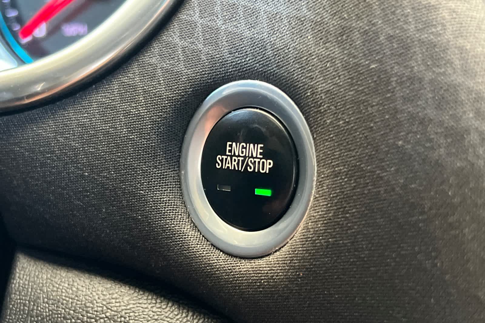 Used 2018 Chevrolet Malibu LT FWD image 23