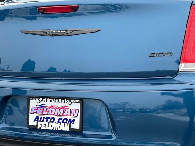 Used 2022 Chrysler 300 Touring w/ Sport Appearance Package image 30