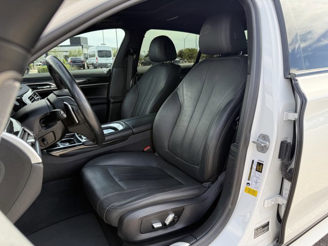 Used 2019 BMW 740i w/ M Sport Package RWD image 11