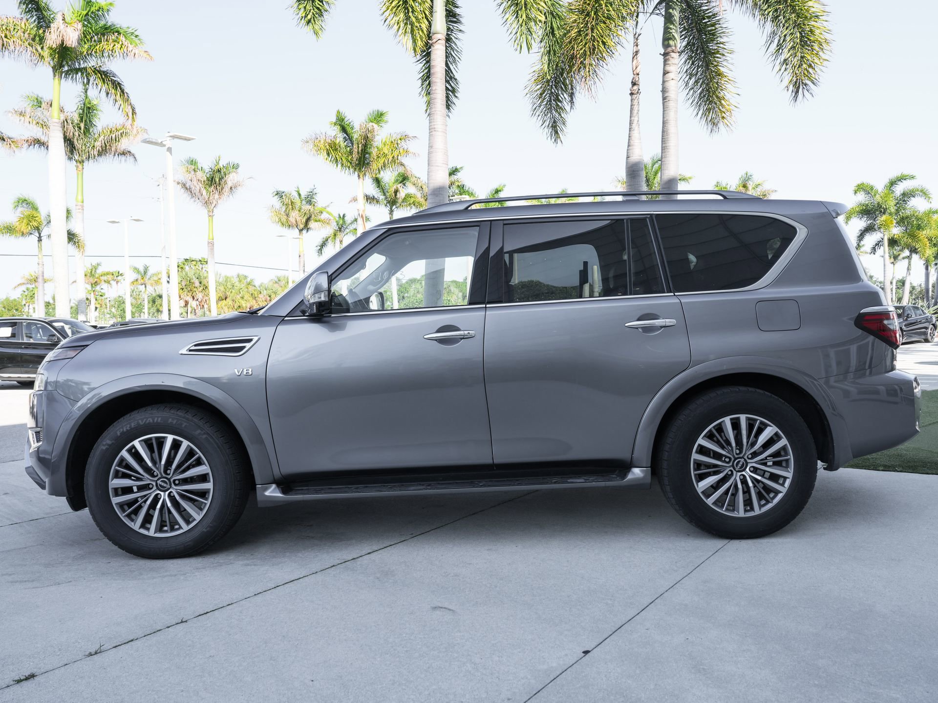 Used 2022 Nissan Armada SL w/ Captain's Chairs Package AWD/4WD image 7