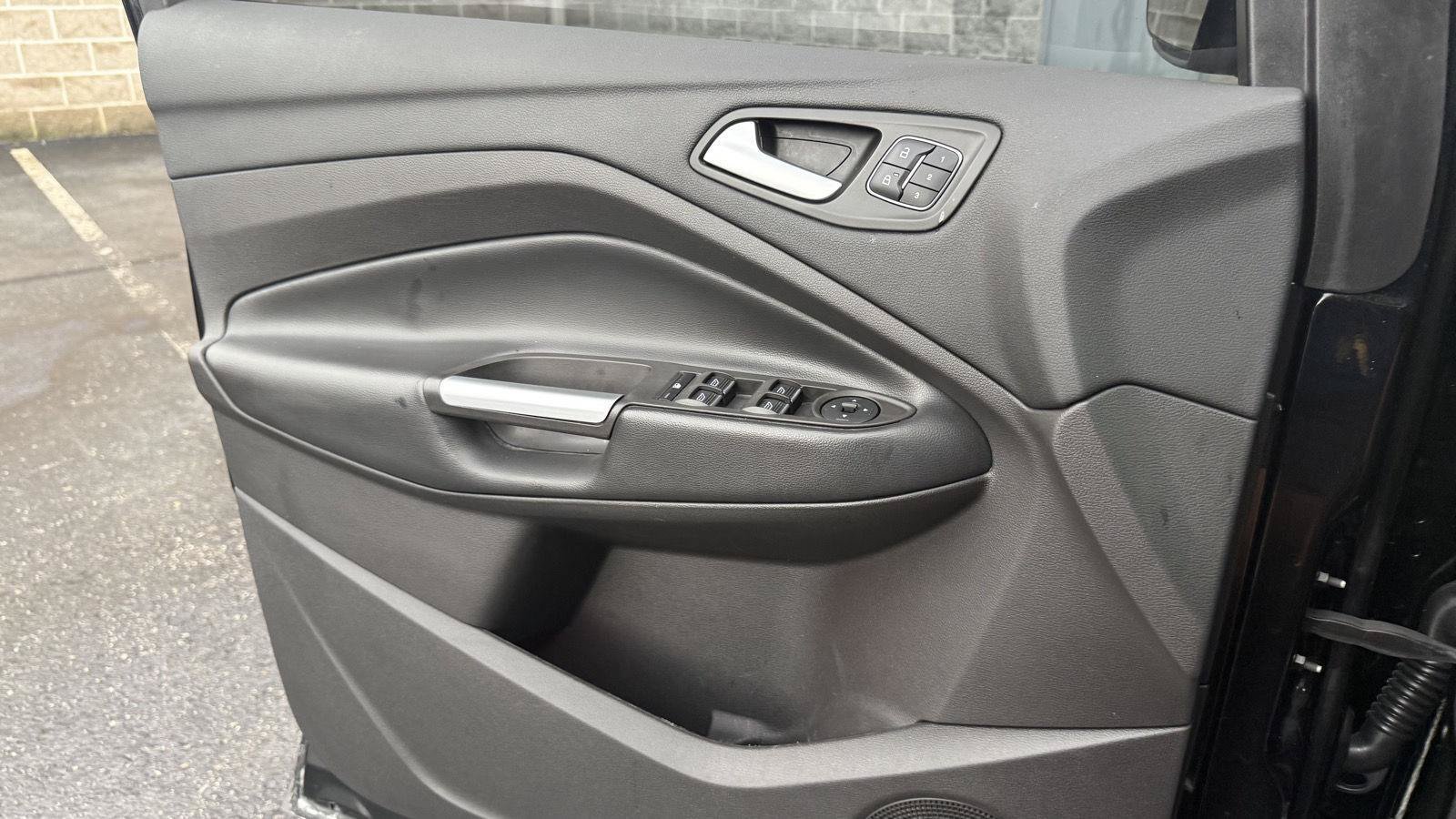 Used 2019 Ford Escape Titanium FWD image 15