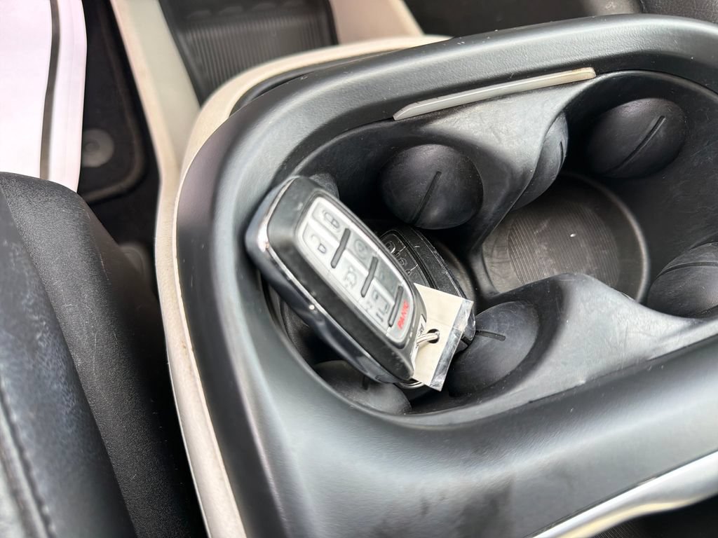 Used 2017 Chrysler Pacifica Touring-L Plus FWD image 24