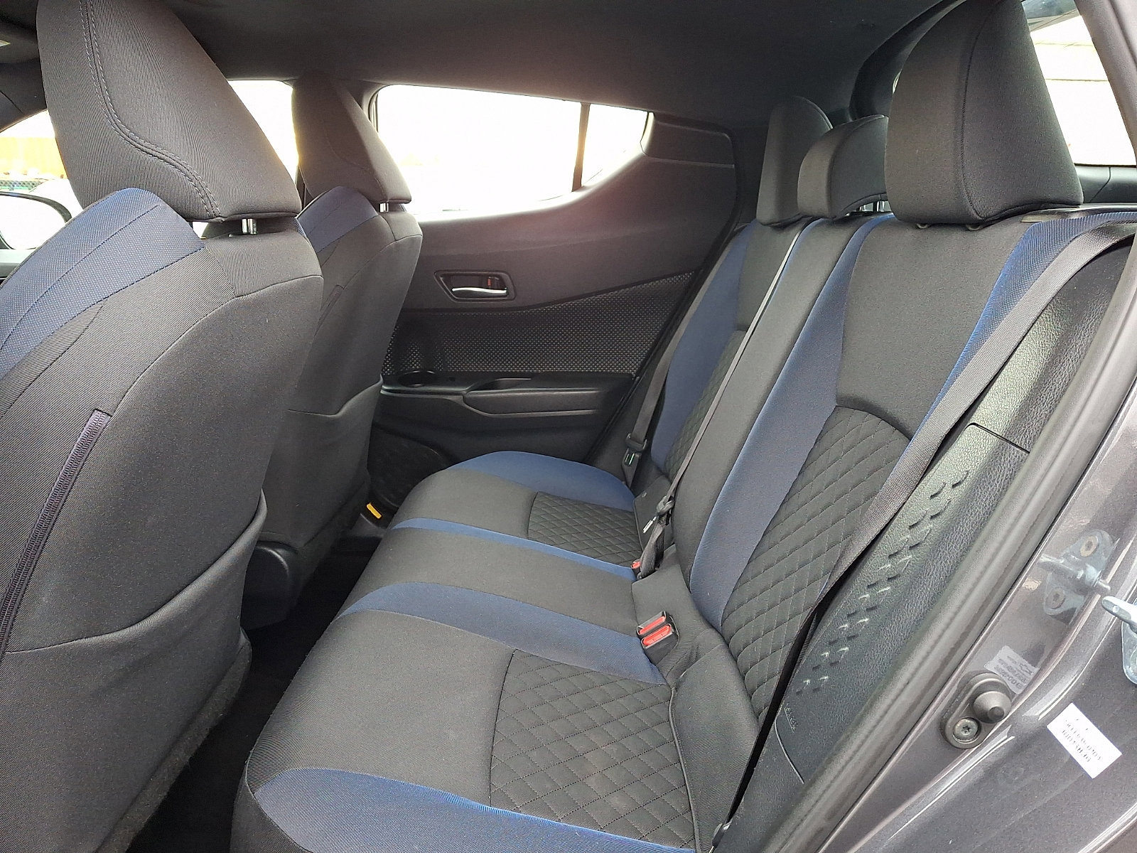 Used 2022 Toyota C-HR XLE image 10